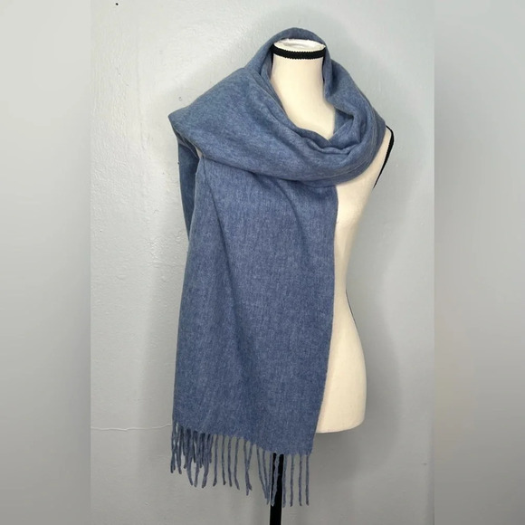 Acne Studios 100% Virgin Wool Made in Italy Fringed Large Scarf Shawl wrap - Picture 3 of 10
